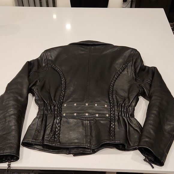 Gorgeous black leather motorcycle jacket size M with braided detail! - Picture 7 of 10